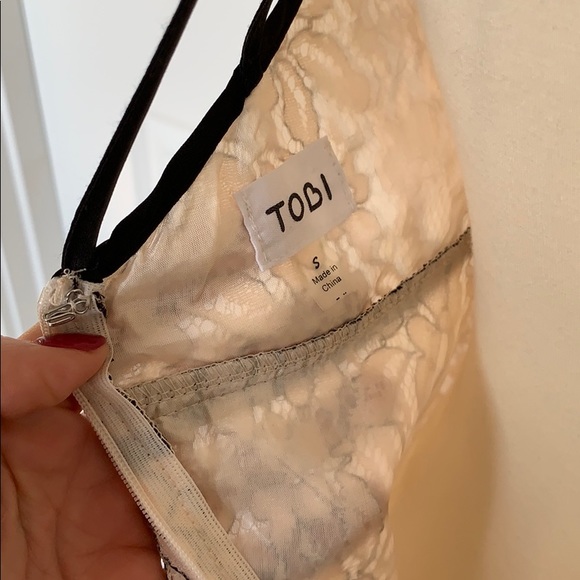 Lace Peplum Tank w/ Open Back - Picture 6 of 6